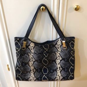Vince Camuto snake print bag EUC